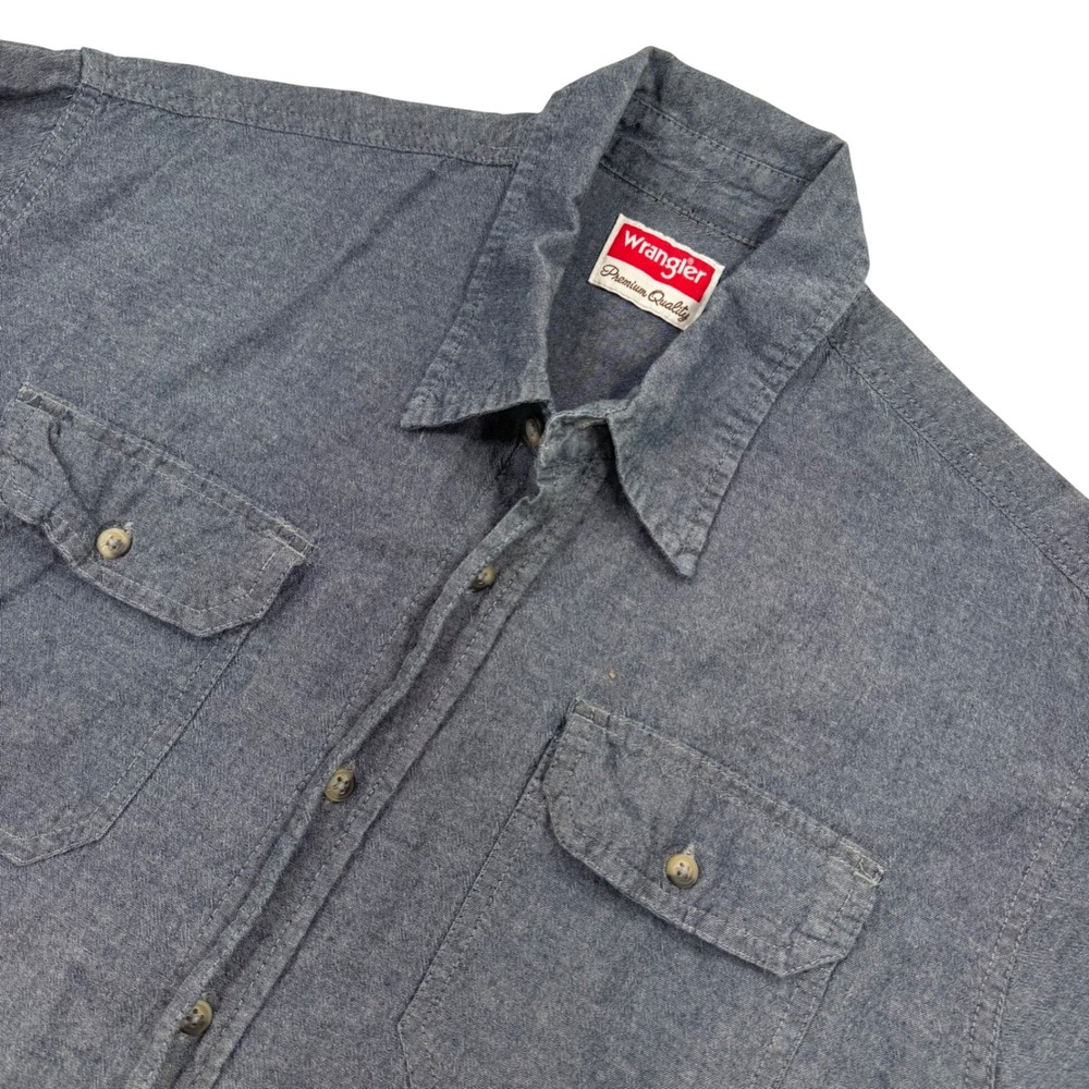 Wrangler Button Down Shirt Mens Large Short Sleeve Cotton Relaxed Blue Chambray